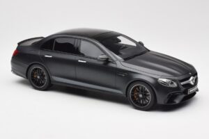 Mercedes AMG E63 S W213 Edition 1 Night Nero GT Spirit 1:18 B66963111 Resina — immagine 4 di 6