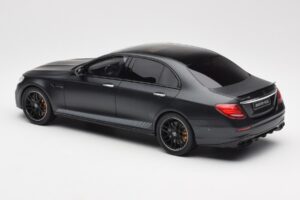 Mercedes AMG E63 S W213 Edition 1 Night Nero GT Spirit 1:18 B66963111 Resina — immagine 5 di 6