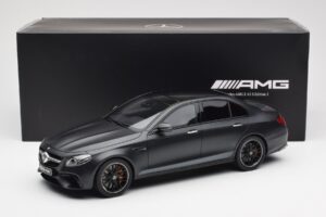 Mercedes AMG E63 S W213 Edition 1 Night Nero GT Spirit 1:18 B66963111 Resina — immagine 6 di 6