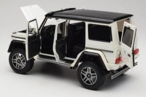 Mercedes G 63 AMG 4x4 Squared Polar White Almost Real 1:18 820203 Pressofusione — immagine 5 di 8