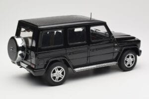 Mercedes G-Class G 500 W463 Smaragd Black Metallic AUTOart 1:18 76101 Pressofusione — immagine 3 di 8