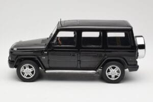 Mercedes G-Class G 500 W463 Smaragd Black Metallic AUTOart 1:18 76101 Pressofusione — immagine 4 di 8