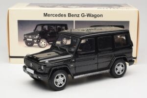 Mercedes G-Class G 500 W463 Smaragd Black Metallic AUTOart 1:18 76101 Pressofusione — immagine 8 di 8
