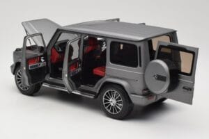 Mercedes G-Class G500 W463A Designo Platinum Magno Minichamps 1:18 B66960811 Pressofusione — immagine 5 di 8