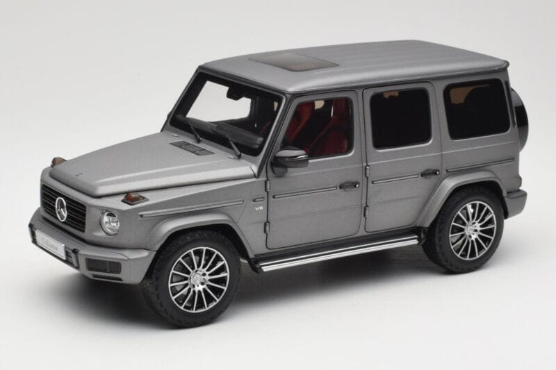 Mercedes G-Class G500 W463A Designo Platinum Magno Minichamps 1:18 B66960811 Pressofusione