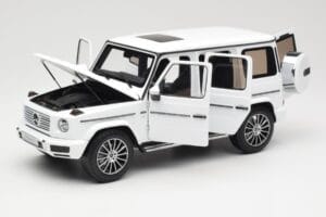 Mercedes G-Class G 500 W463A Diamond White Metallic Minichamps 1:18 113037111 Pressofusione — immagine 2 di 8