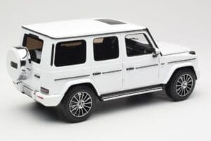Mercedes G-Class G 500 W463A Diamond White Metallic Minichamps 1:18 113037111 Pressofusione — immagine 3 di 8