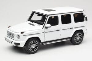 Mercedes G-Class G 500 W463A Diamond White Metallic Minichamps 1:18 113037111 Pressofusione