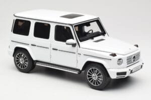 Mercedes G-Class G 500 W463A Diamond White Metallic Minichamps 1:18 113037111 Pressofusione — immagine 6 di 8