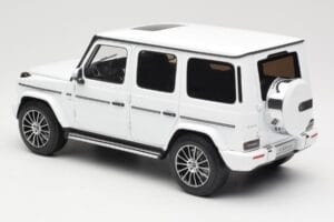 Mercedes G-Class G 500 W463A Diamond White Metallic Minichamps 1:18 113037111 Pressofusione — immagine 7 di 8