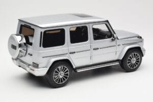 Mercedes G-Class G 500 W463A Iridium Silver Metallic Minichamps 1:18 113037112 Pressofusione — immagine 3 di 8