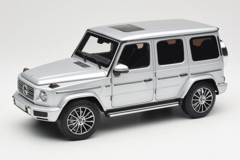 Mercedes G-Class G 500 W463A Iridium Silver Metallic Minichamps 1:18 113037112 Pressofusione