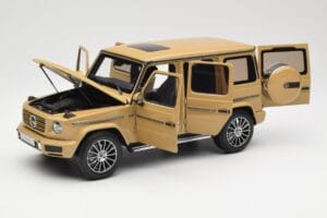 Mercedes G-Class G 500 W463A Solarbeam Yellow Metallic Minichamps 1:18 113037108 Pressofusione — immagine 2 di 8
