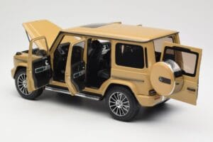 Mercedes G-Class G 500 W463A Solarbeam Yellow Metallic Minichamps 1:18 113037108 Pressofusione — immagine 5 di 8