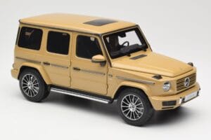 Mercedes G-Class G 500 W463A Solarbeam Yellow Metallic Minichamps 1:18 113037108 Pressofusione — immagine 6 di 8