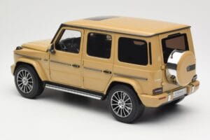 Mercedes G-Class G 500 W463A Solarbeam Yellow Metallic Minichamps 1:18 113037108 Pressofusione — immagine 7 di 8