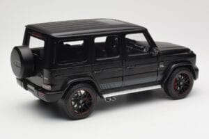 Mercedes G-Class G63 AMG W463A Matt Black Minichamps 1:18 110037064 Pressofusione — immagine 3 di 8