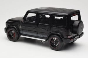 Mercedes G-Class G63 AMG W463A Matt Black Minichamps 1:18 110037064 Pressofusione — immagine 7 di 8