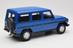 Mercedes G-Class W460 LWB Blu Scuro Minichamps 1:18 155038100 Pressofusione — immagine 2 di 6
