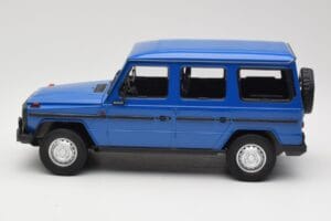 Mercedes G-Class W460 LWB Blu Scuro Minichamps 1:18 155038100 Pressofusione — immagine 3 di 6