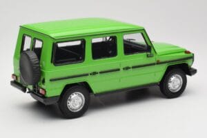Mercedes G-Class W460 LWB Verde Minichamps 1:18 155038101 Pressofusione — immagine 2 di 6