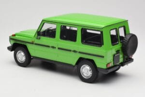 Mercedes G-Class W460 LWB Verde Minichamps 1:18 155038101 Pressofusione — immagine 5 di 6