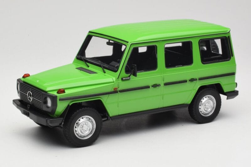 Mercedes G-Class W460 LWB Verde Minichamps 1:18 155038101 Pressofusione