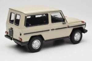 Mercedes G-Class W460 SWB Grey Metallic Minichamps 1:18 155038004 Pressofusione — immagine 2 di 6