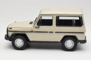 Mercedes G-Class W460 SWB Grey Metallic Minichamps 1:18 155038004 Pressofusione — immagine 3 di 6