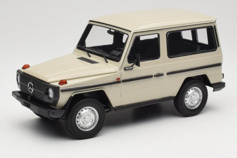Mercedes G-Class W460 SWB Grey Metallic Minichamps 1:18 155038004 Pressofusione