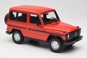 Mercedes G-Class W460 SWB Rosso Minichamps 1:18 155038002 Pressofusione — immagine 4 di 6