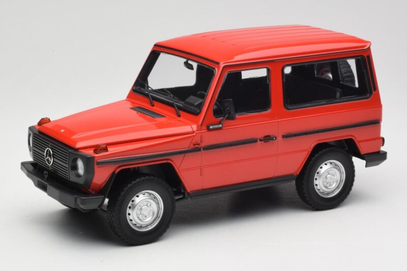 Mercedes G-Class W460 SWB Rosso Minichamps 1:18 155038002 Pressofusione