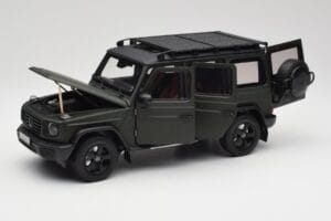 Mercedes G-Class W465 Verde Oliva Norev 1:18 B66960662 Pressofusione — immagine 2 di 8