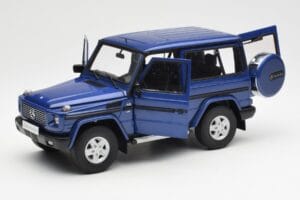 Mercedes G500 W463 SWB Blu AUTOart 1:18 76114 Pressofusione — immagine 2 di 8
