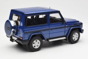 Mercedes G500 W463 SWB Blu AUTOart 1:18 76114 Pressofusione — immagine 3 di 8