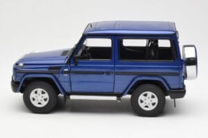 Mercedes G500 W463 SWB Blu AUTOart 1:18 76114 Pressofusione — immagine 4 di 8