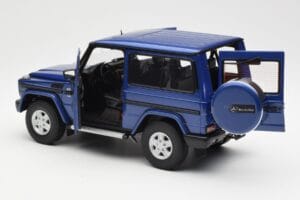 Mercedes G500 W463 SWB Blu AUTOart 1:18 76114 Pressofusione — immagine 5 di 8