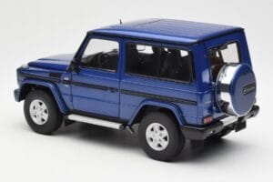 Mercedes G500 W463 SWB Blu AUTOart 1:18 76114 Pressofusione — immagine 7 di 8