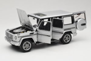 Mercedes G55 AMG W463 Argento AUTOart 1:18 76247 Pressofusione — immagine 2 di 8