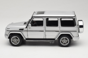 Mercedes G55 AMG W463 Argento AUTOart 1:18 76247 Pressofusione — immagine 4 di 8