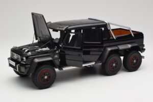 Mercedes AMG G63 W463 6x6 Gloss Nero AUTOart 1:18 76306 Composito — immagine 2 di 8
