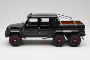 Mercedes AMG G63 W463 6x6 Gloss Nero AUTOart 1:18 76306 Composito — immagine 4 di 8