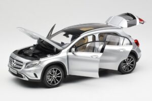 Mercedes GLA X156 Polar Argento Metallizzato Norev 1:18 B66960267 Pressofusione — immagine 2 di 8