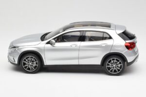 Mercedes GLA X156 Polar Argento Metallizzato Norev 1:18 B66960267 Pressofusione — immagine 4 di 8