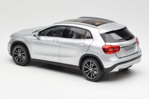 Mercedes GLA X156 Polar Argento Metallizzato Norev 1:18 B66960267 Pressofusione — immagine 7 di 8