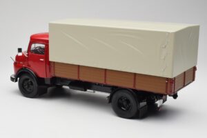 Mercedes L 911 Rosso Schuco 1:18 450016400 Pressofusione — immagine 7 di 8