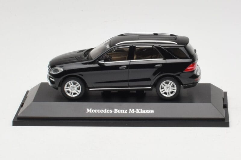 Mercedes M-Class W166 Obsidian Black Metallic Minichamps 1:43 B66960060 Pressofusione