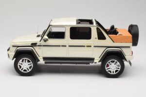 Mercedes Maybach G650 Landaulet W463 Bianco Schuco 1:18 450017800 Pressofusione — immagine 3 di 6