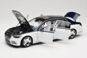 Mercedes Maybach S-Class Z223 Nautical Blue Diamond White Almost Real 1:18 820126 Pressofusione — immagine 2 di 8