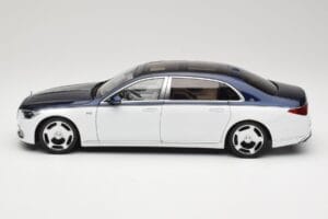 Mercedes Maybach S-Class Z223 Nautical Blue Diamond White Almost Real 1:18 820126 Pressofusione — immagine 4 di 8